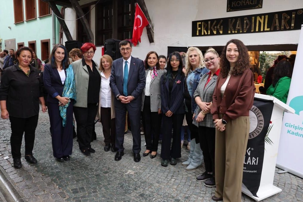 Kütahya Belediye Başkanı Eyüp Kahveci, yeni hizmet alanının kadınların üretime