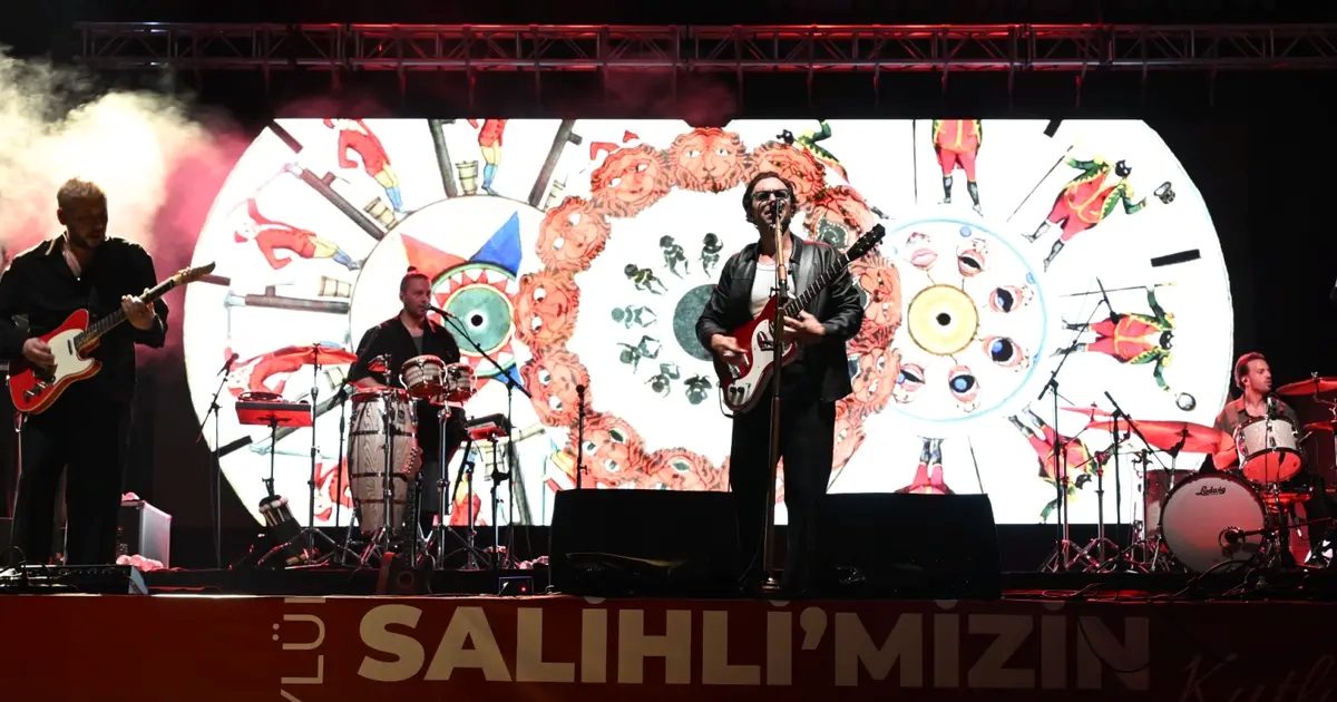 Manisa Salihli’de Adamlar’dan unutulmaz gece