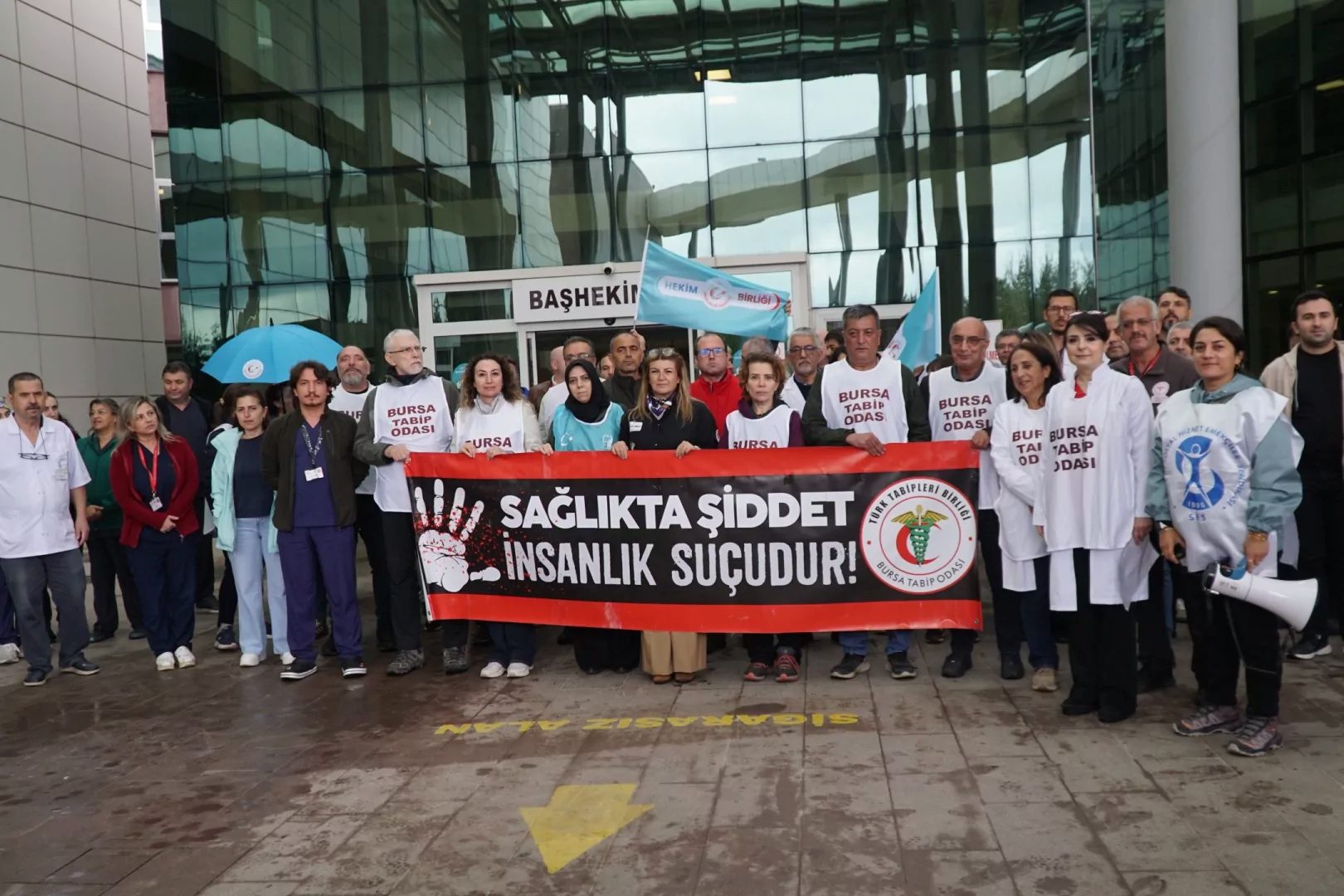 Bursa'da Mudanya Devlet Hastanesi’nde bir sağlık çalışanının hasta tarafından darbedilerek