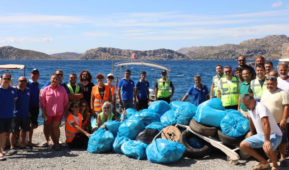 Muğla Büyükşehir Belediyesi, plastik atıkların deniz ve kıyılarda oluşturduğu kirliliğe