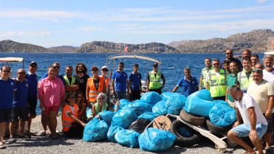 Muğla Büyükşehir Belediyesi, plastik atıkların deniz ve kıyılarda oluşturduğu kirliliğe