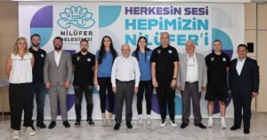 Bursa'da Nilüfer Belediye Başkanı Şadi Özdemir, Nilüfer Belediyespor Eker Voleybol