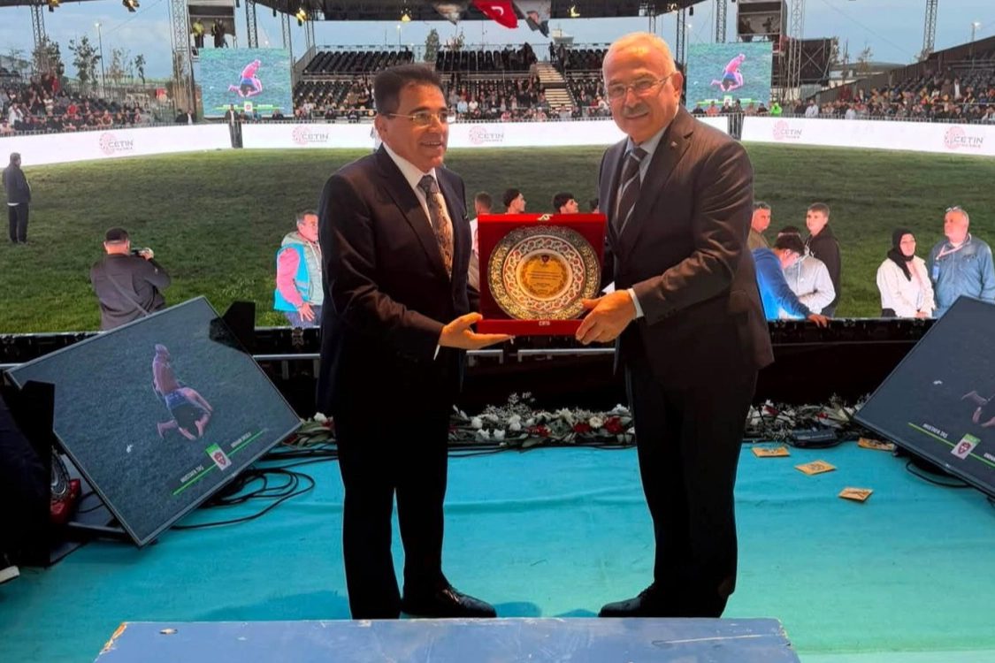 Ordu Büyükşehir Belediye Başkanı Dr. Mehmet Hilmi Güler, yağlı güreş