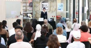 Osmangazi Belediyesi tarafından düzenlenen “1 Kitap 1 Yazar” buluşmalarının bir