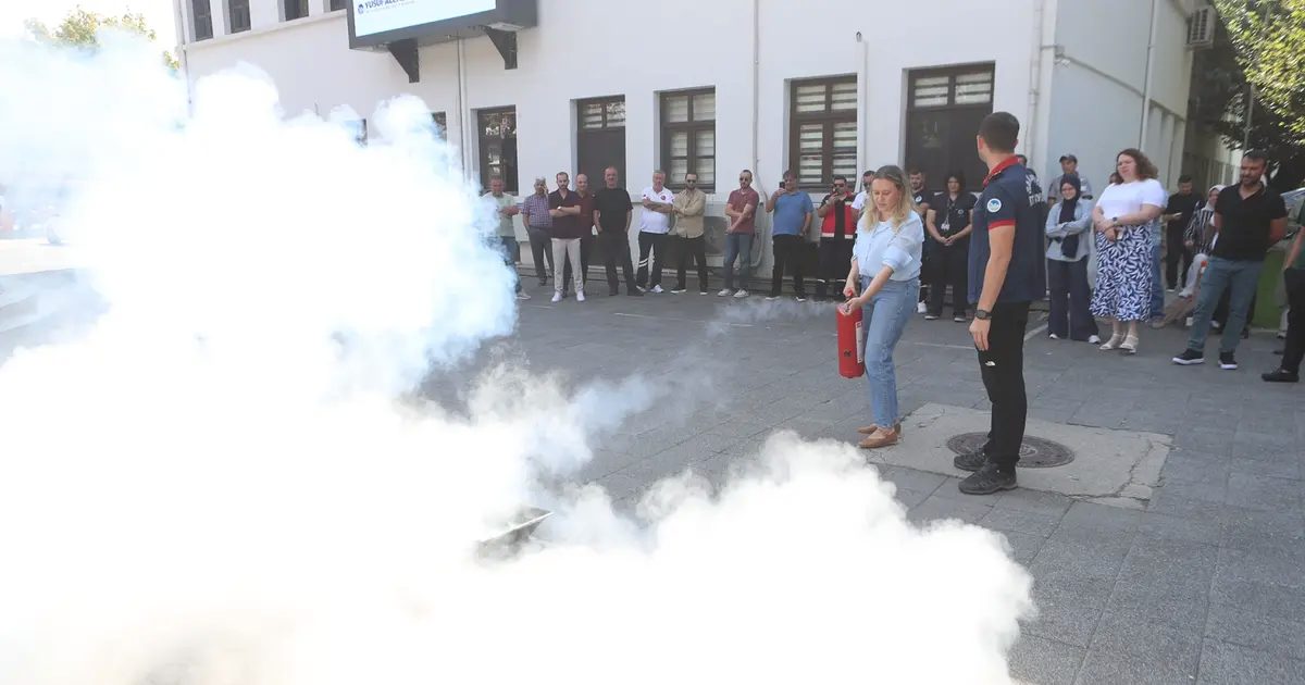 Sakarya Büyükşehir personeline yangın anında doğru müdahale anlatıldı