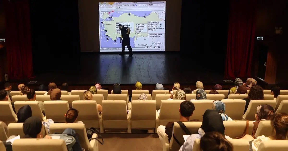 Sakarya’da KPSS adayları Büyükşehir’le bilgileri tazeledi