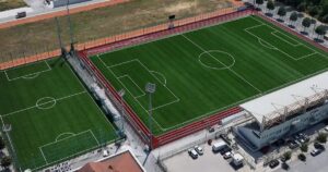 Sakarya Büyükşehir Belediyesi Ekrem Karaberberoğlu Altyapı Tesisleri’nde faaliyet yürüten Sakaryaspor