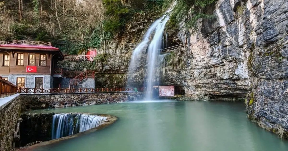 Trabzon’un turizm merkezleri ziyaretçi akınına uğruyor