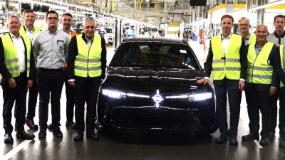 Tofaş CEO’su Cengiz Eroldu, Opel’in Almanya Rüsselsheim’daki Genel Merkezi’ni ziyaret