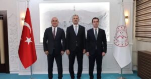 Muş Valisi Avni Çakır ile Bitlis Valisi Ahmet Karakaya, Ağrı