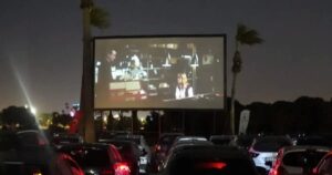 İzmir Büyükşehir Belediyesi, “Yeniden Sinematek Arabada Film Keyfi” ile bu