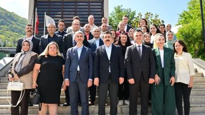 Bursa'da Yıldırım Belediye Başkanı Oktay Yılmaz, Yıldırım Belediyesi Gelirler Müdürlüğü’nü