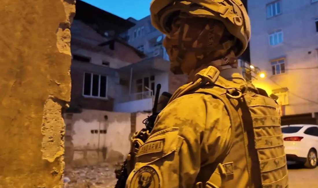 Jandarma ekiplerince 22 ilde DEAŞ terör örgütüne yönelik düzenlenen operasyonlarda