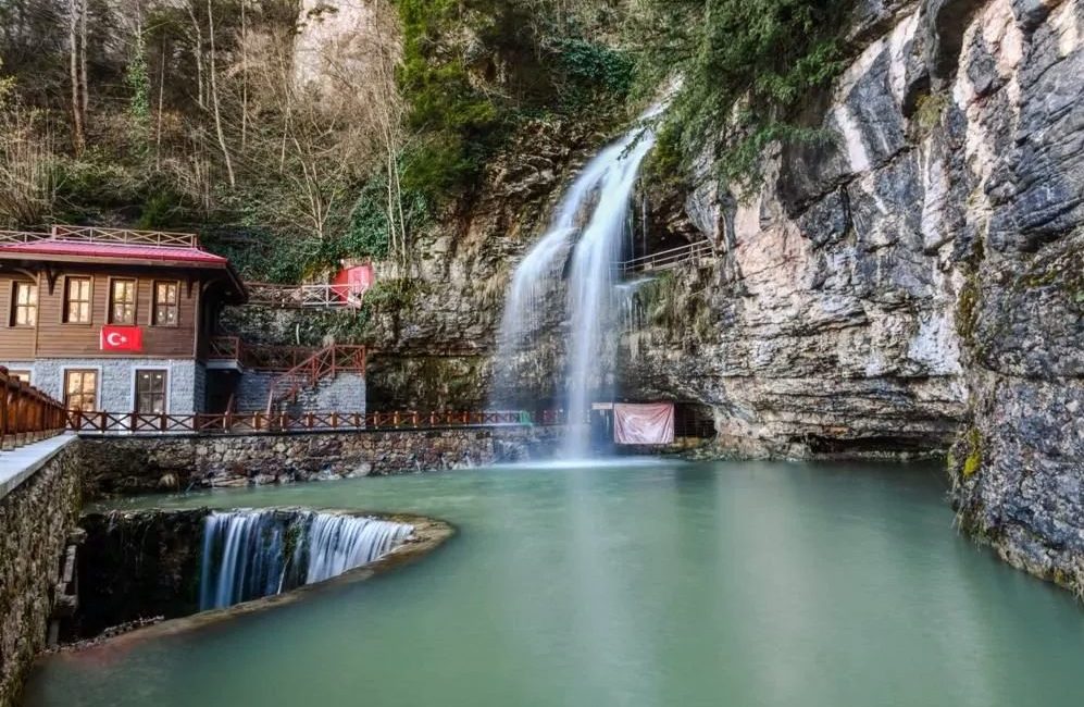 Trabzon Büyükşehir Belediyesi bünyesinde hizmet veren Atatürk Köşkü, Çal Mağarası,