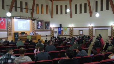 Bursa'da İnegöl Belediyesi ve AHİD iş birliğiyle düzenlenen Aile Okulu