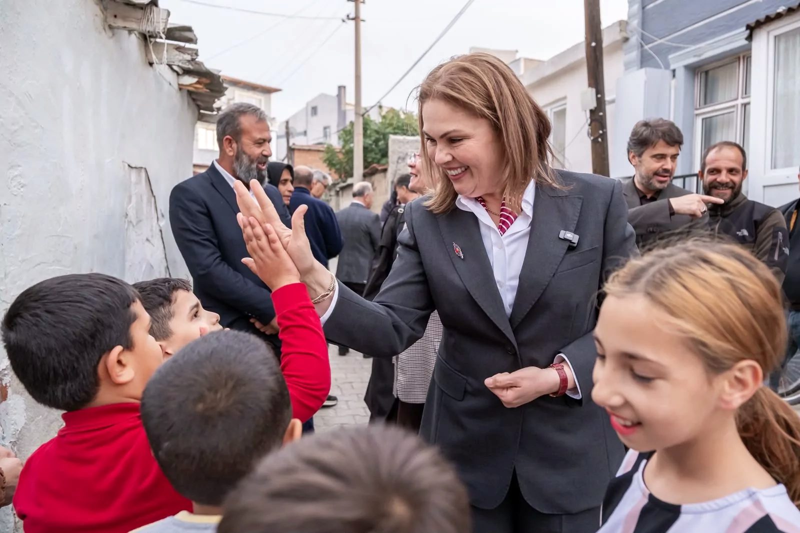Edirne'de AK Parti İl Başkanı Belgin İba, Keşan programında vatandaşlarla