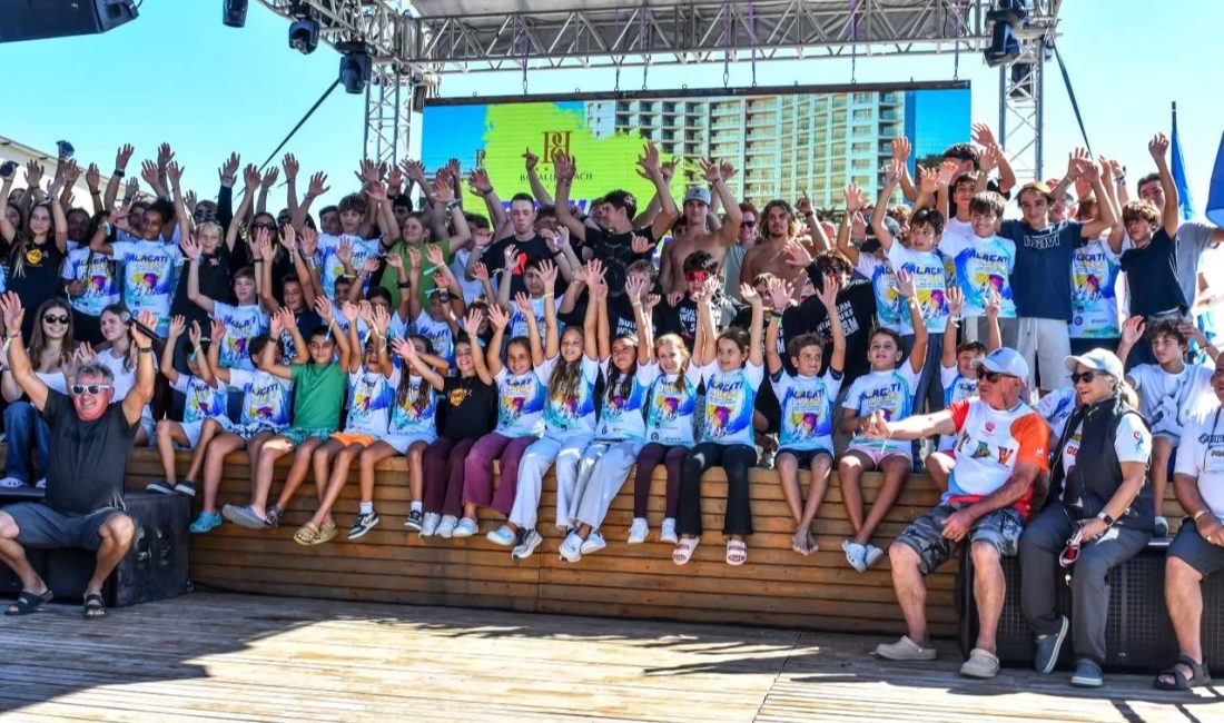 Yedinci kez düzenlenen Alaçatı Windfest, genç sporcuları uluslararası yarış heyecanının