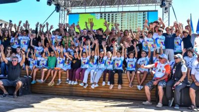 Yedinci kez düzenlenen Alaçatı Windfest, genç sporcuları uluslararası yarış heyecanının