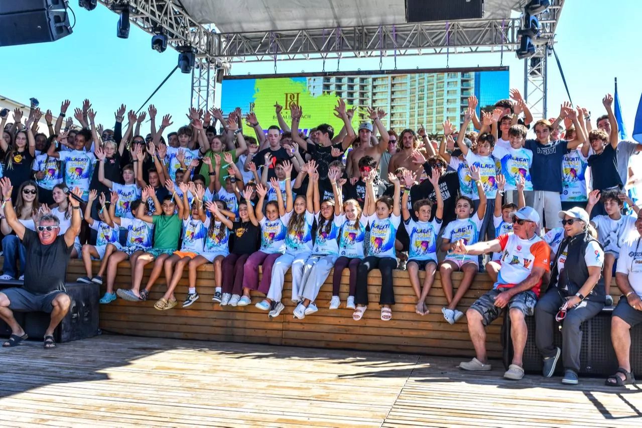 Yedinci kez düzenlenen Alaçatı Windfest, genç sporcuları uluslararası yarış heyecanının
