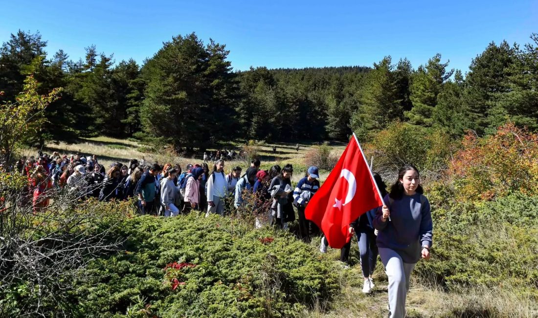 Ankara Büyükşehir Belediyesi, üniversite öğrencilerini Kızılcahamam’daki Işık Dağı ve Belpınar
