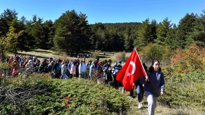 Ankara Büyükşehir Belediyesi, üniversite öğrencilerini Kızılcahamam’daki Işık Dağı ve Belpınar