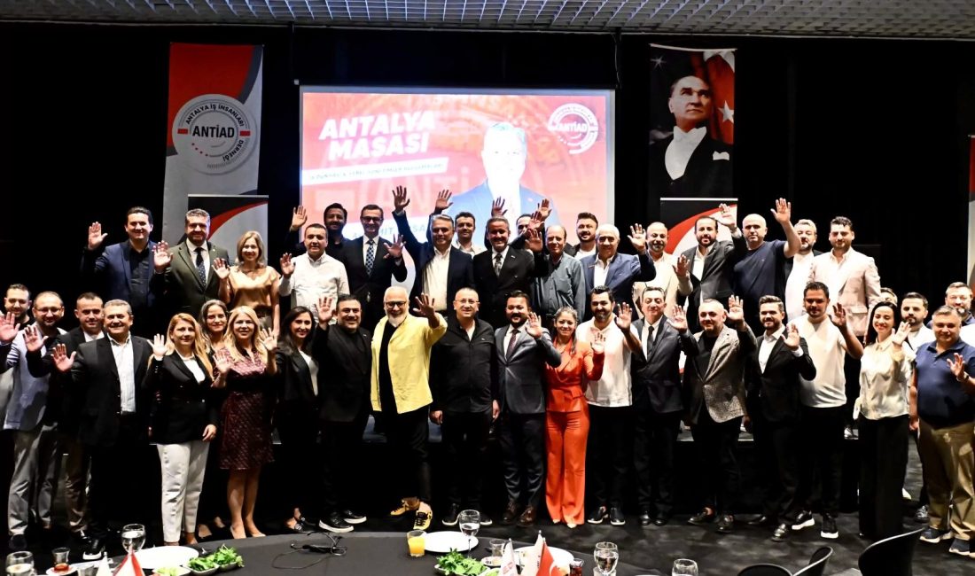 Antalya Muratpaşa Belediye Başkanı Ümit Uysal, Antalya İş İnsanları Derneği’nin