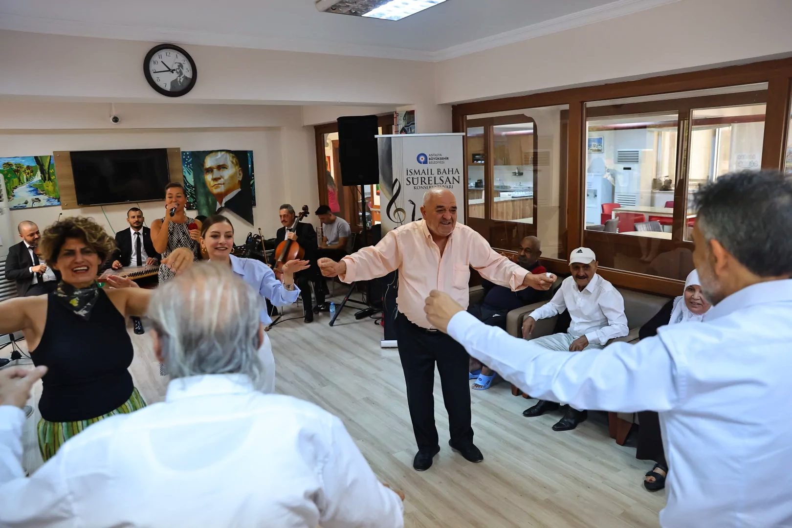 Antalya Büyükşehir Belediyesi’ne bağlı Döşemealtı Halil Akyüz Huzurevi’nde, Dünya Yaşlılar