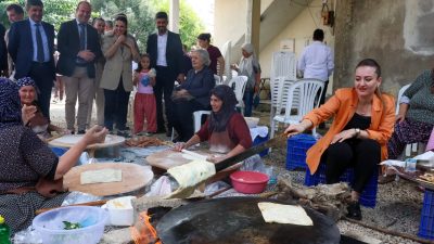Antalya Büyükşehir Belediyesi, kırsal mahallelerde yaşayan vatandaşlara yönelik sürdürdüğü “Unu