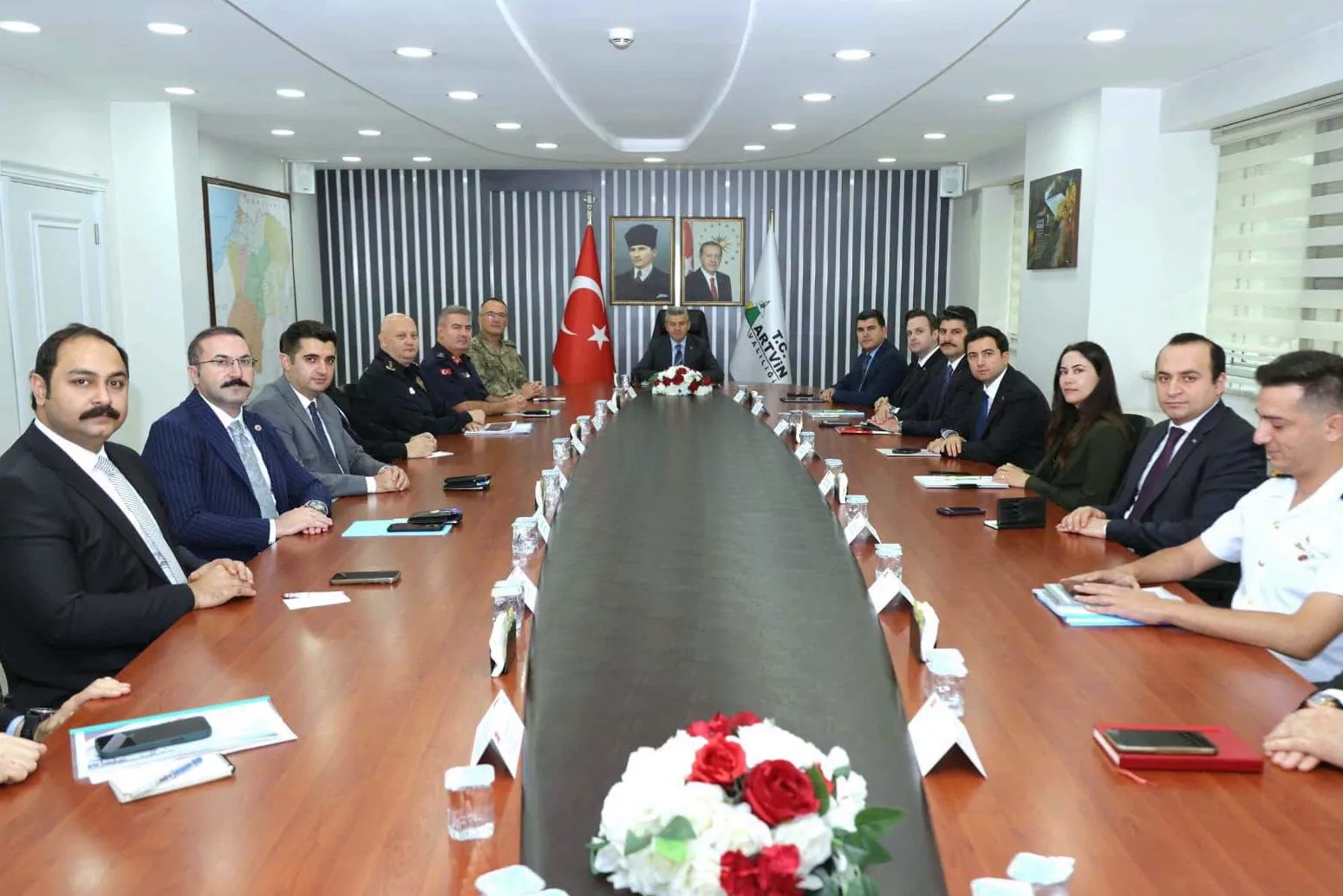 Artvin Valisi Turan Ergün başkanlığında toplanan İl Güvenlik ve Asayiş