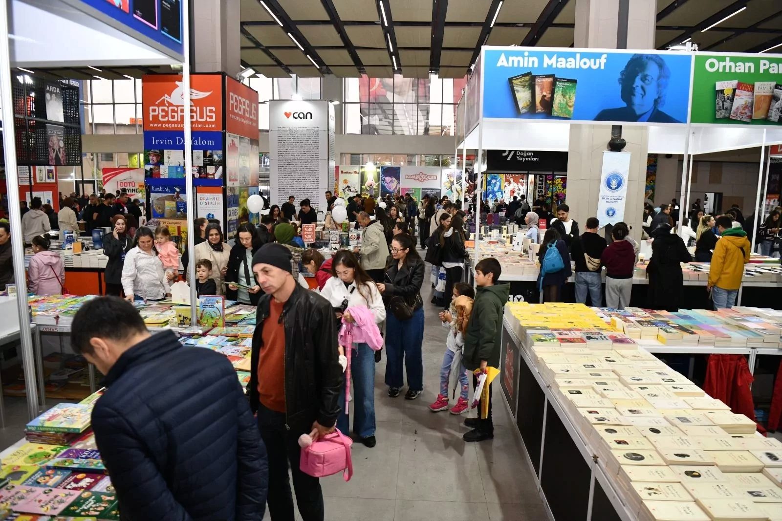 Balıkesir Büyükşehir Belediyesi’nin düzenlediği 2. Balıkesir Kitap Fuarı, hafta sonunda