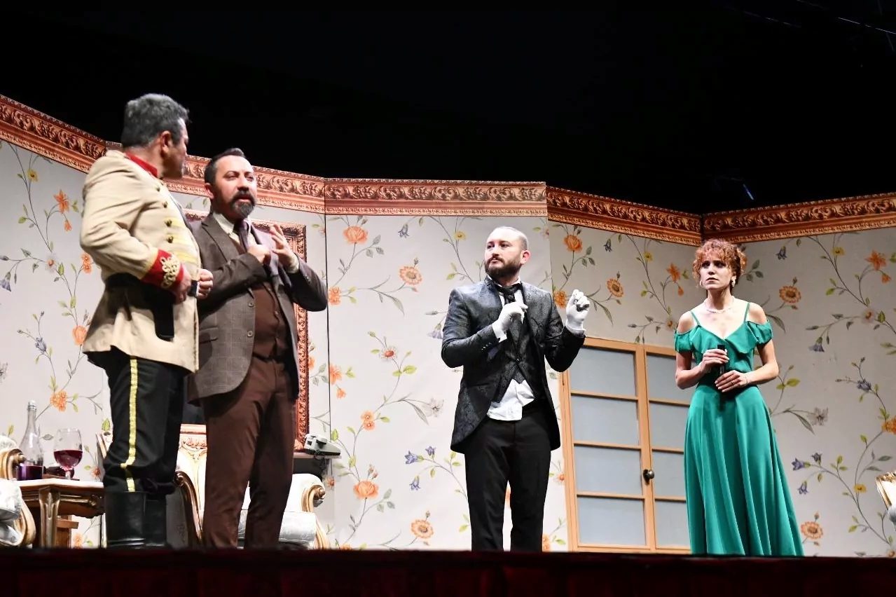 Balıkesir Büyükşehir Belediyesi Şehir Tiyatrosu, perdelerini açtığı günden itibaren sahnelediği
