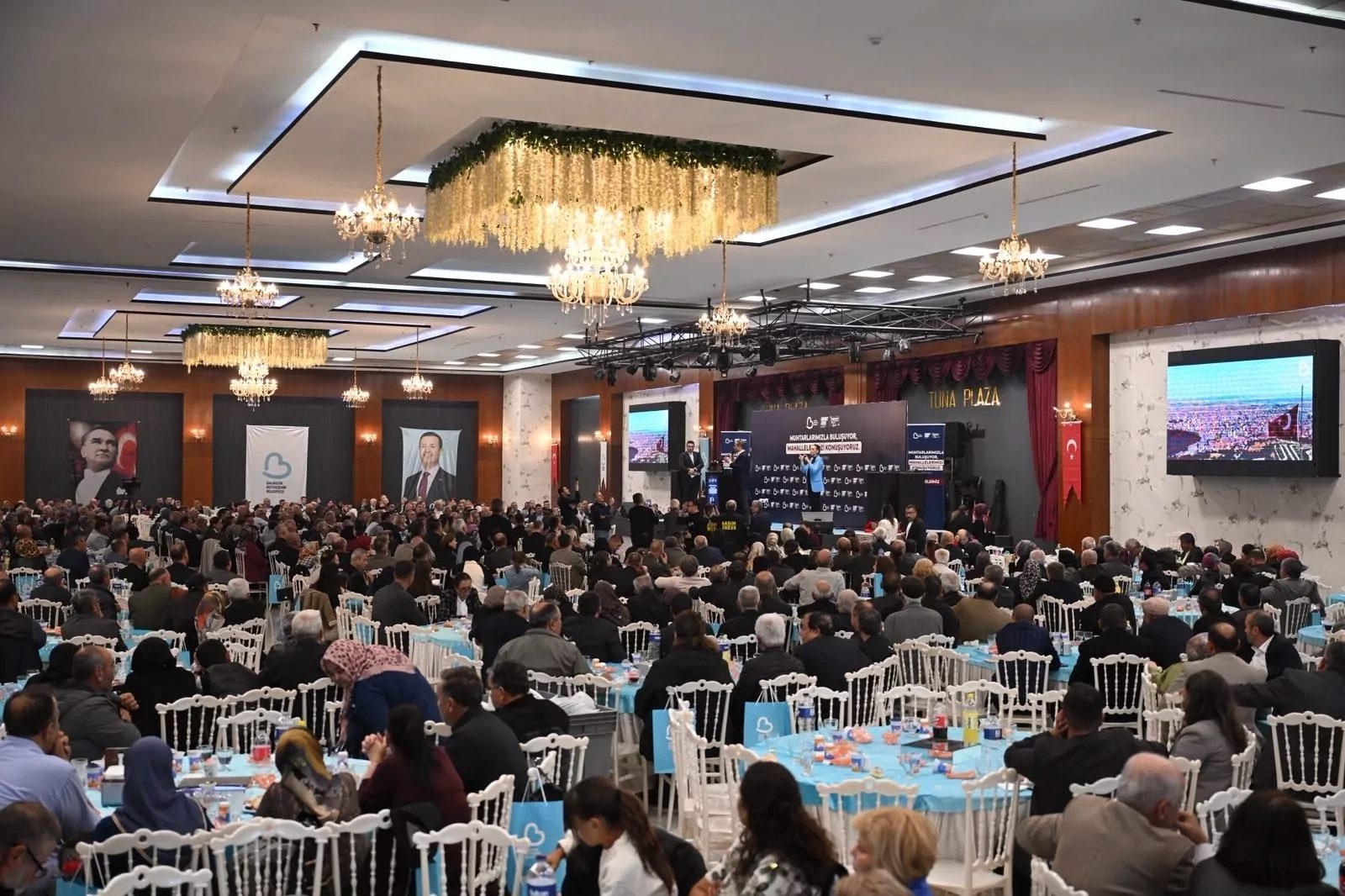 Balıkesir Büyükşehir Belediye Başkanı Ahmet Akın ve eşi Arbil Akın,