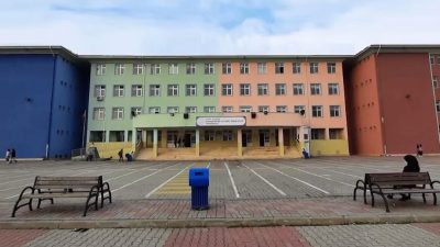 İstanbul Başakşehir’de bir ortaokulda meydana gelen bıçaklı saldırıda yaralanan 8