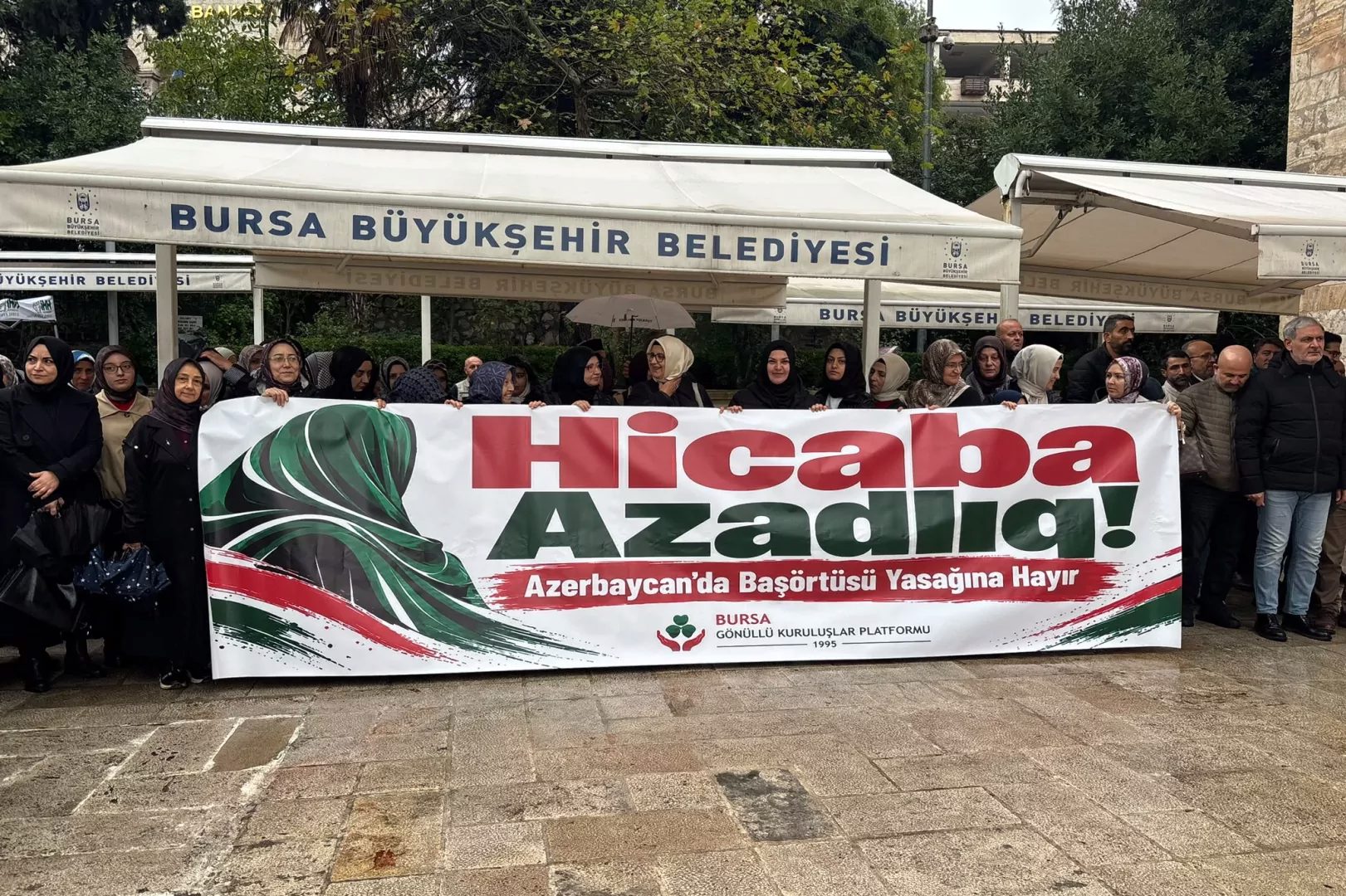 Bursa Gönüllü Kuruluşlar Platformu, Ulu Cami bahçesinde düzenlediği basın açıklamasıyla