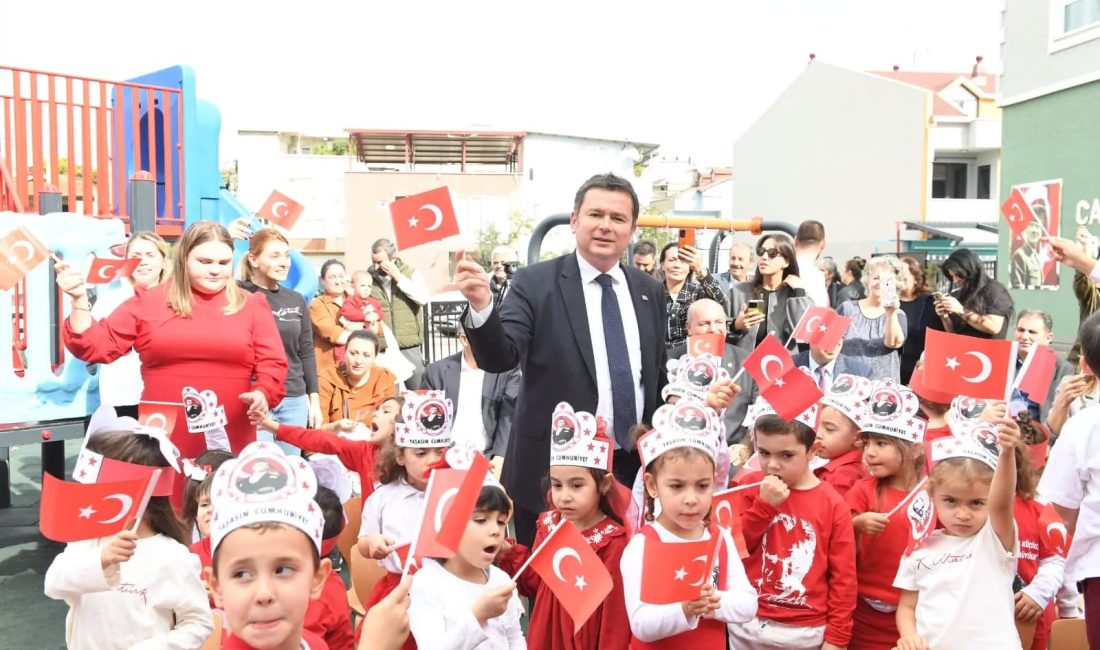Bursa'da Osmangazi Belediyesi, Cumhuriyet’in kuruluşunun 103. yıl dönümünü kentin dört
