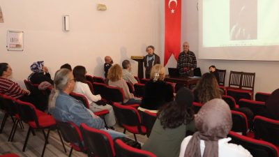Kültür ve sanat alanındaki çalışmalarına fotoğraf eğitimleriyle devam eden Osmangazi