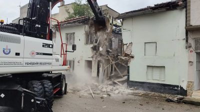 Yenişehir Belediyesi, ilçe merkezinde can ve mal güvenliği açısından risk