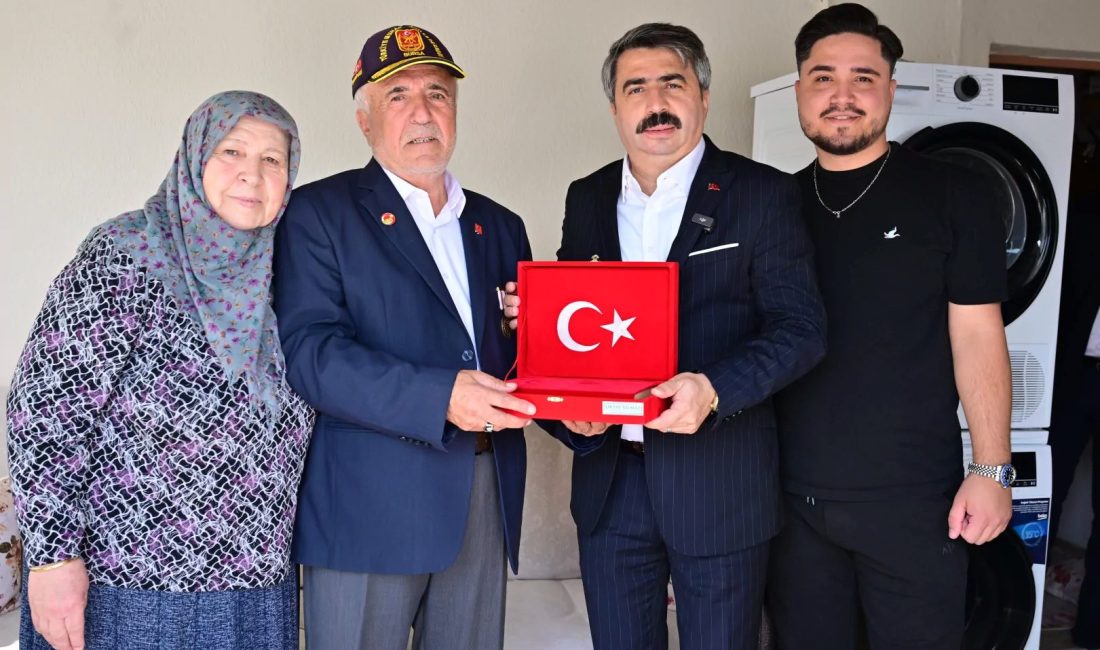 Bursa'nın Yıldırım ilçesinde yaşayan vatandaşlarla bir araya gelmeye özen gösteren