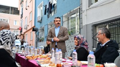 Bursa'nın Yıldırım ilçesinde Piremir Mahallesi’nde kadınların kahvaltı davetini geri çevirmeyen
