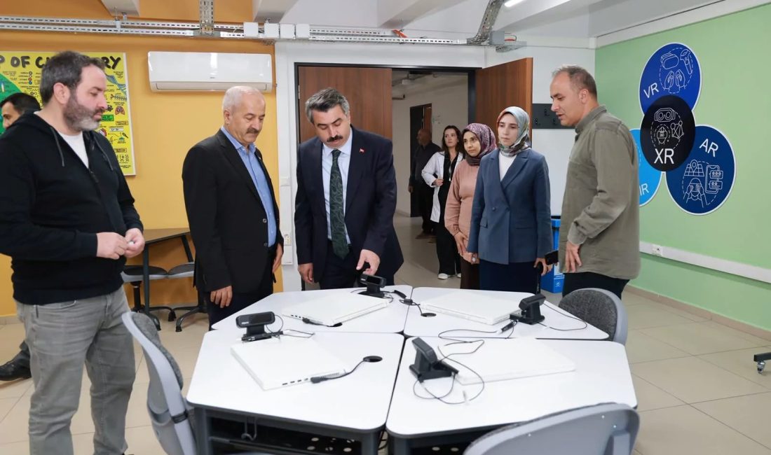 Bursa'da Yıldırım Belediye Başkanı Oktay Yılmaz, Gebze Belediye Başkanı Zinnur
