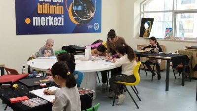 Bursa'da Yıldırım Gençlik Merkezi’nde farklı branşlarda düzenlenecek ücretsiz kurslar için