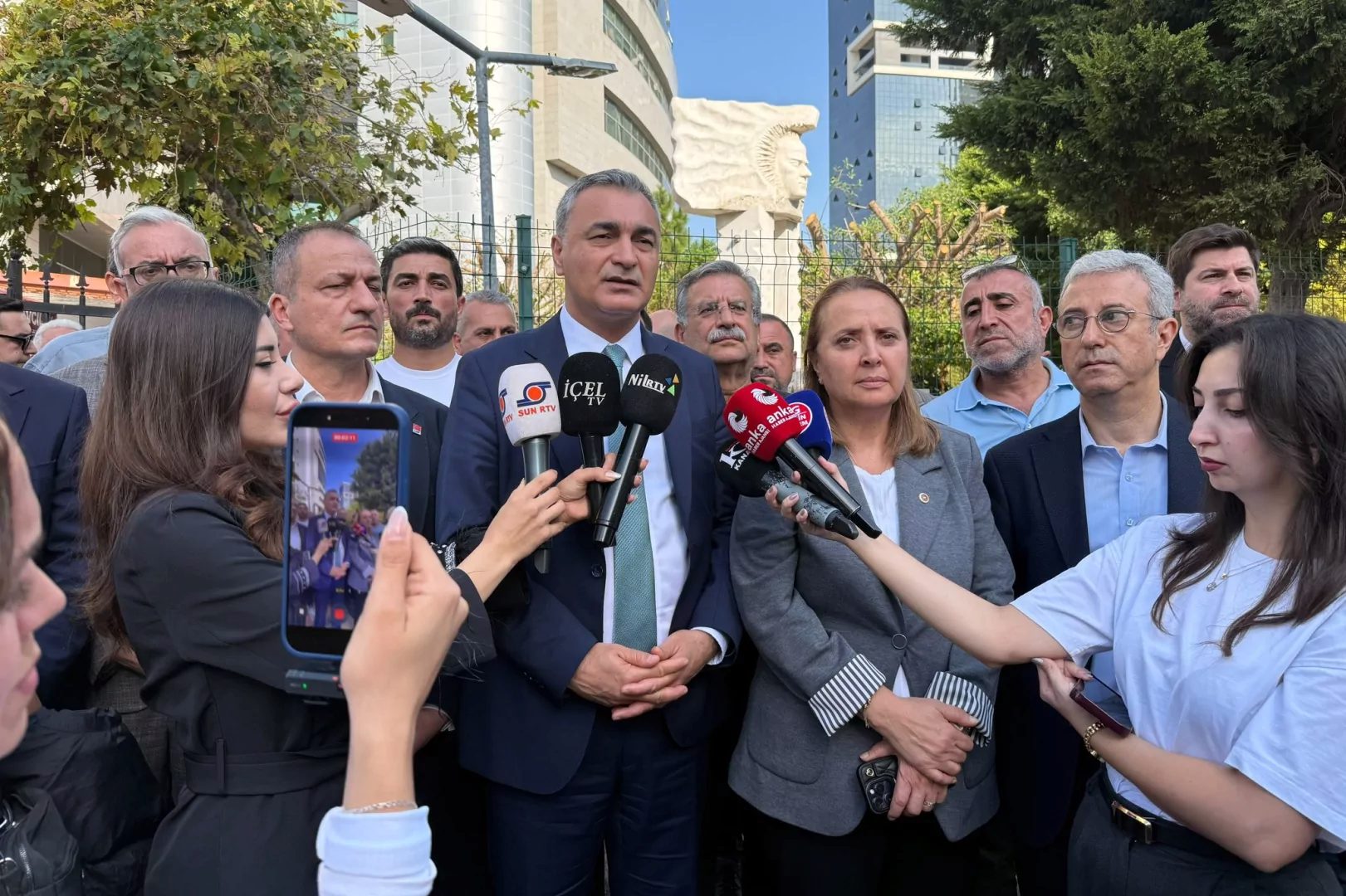CHP Sözcüsü ve Yerel Yönetimlerden Sorumlu Genel Başkan Yardımcısı Müslim