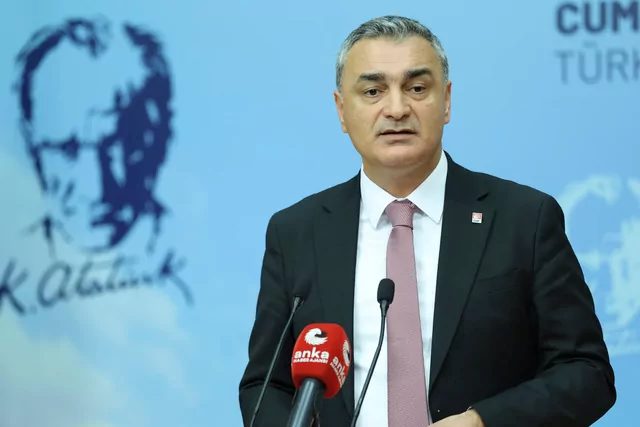 CHP Parti Sözcüsü Müslim Sarı, fon skandalından belediyelere yönelik operasyonlara