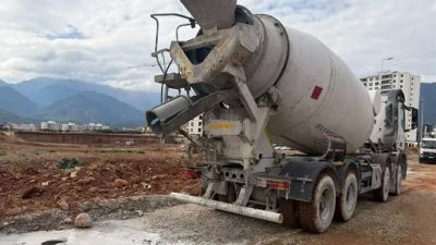Denizli Büyükşehir Belediyesi, kent genelinde gerçekleştirdiği çevre denetimlerinde yol kenarına