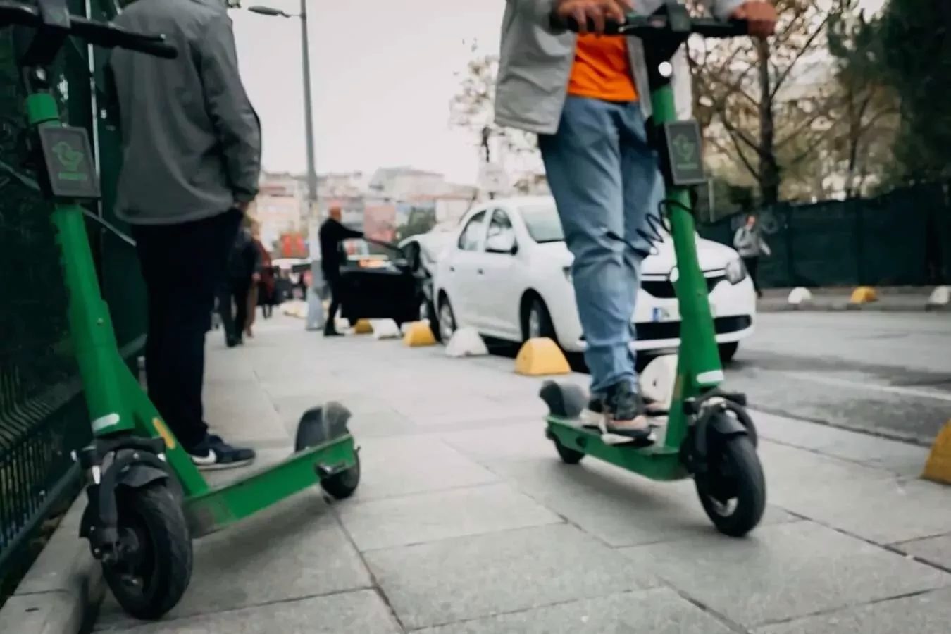 Resmi Gazete’de yayımlanan yönetmelik değişikliğiyle elektrikli skuter kurallarına aykırı davrananlara