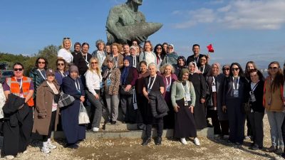 İzmir Büyükşehir Belediyesi, gençleri doğayla, kadınları tarihle buluşturdu. Cumhuriyet Bayramı