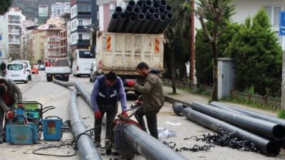 Giresun Belediyesi, Teyyaredüzü Mahallesi ve İnönü Caddesi’nde yürüttüğü asbestli içme