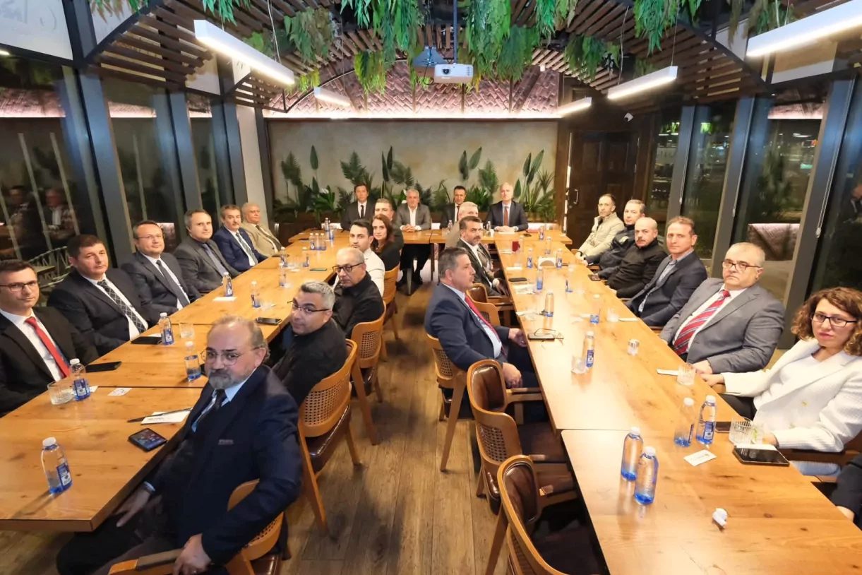 İnegöl Belediye Başkanı Alper Taban’ın ev sahipliğinde düzenlenen buluşmada, ilçede