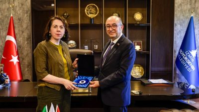 İrlanda Cumhuriyeti’nin Türkiye Büyükelçisi Clare Brosnan, İzmir Büyükşehir Belediyesi’ni ziyaret