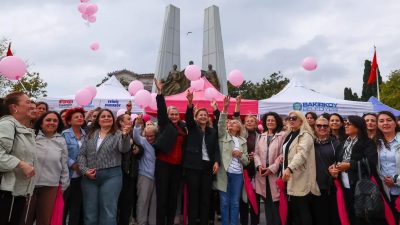 Bakırköy Belediyesi, Meme Kanseri Farkındalık Ayı kapsamında pembe şemsiyeli yürüyüş